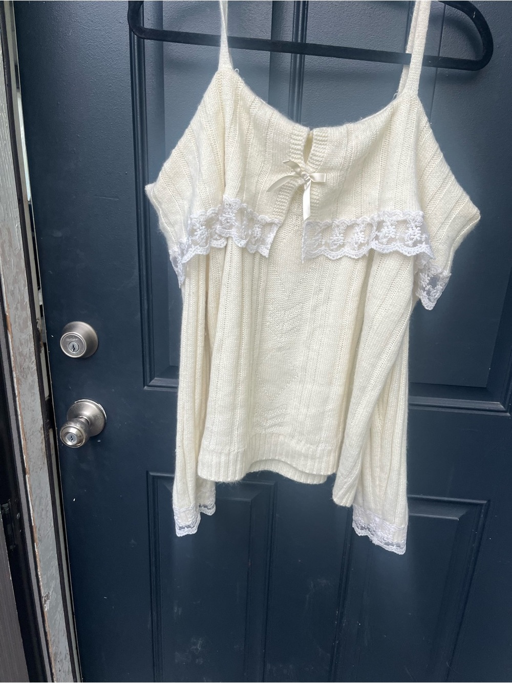 SHEIN Cream Lace-Trim Knit Camisole Cold-Shoulder Top